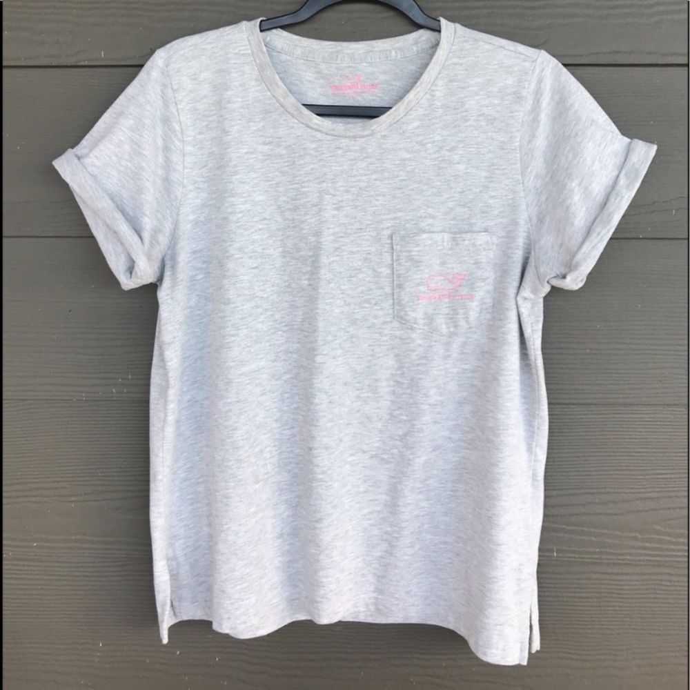 Vineyard Vines T-Shirt.  Size L.